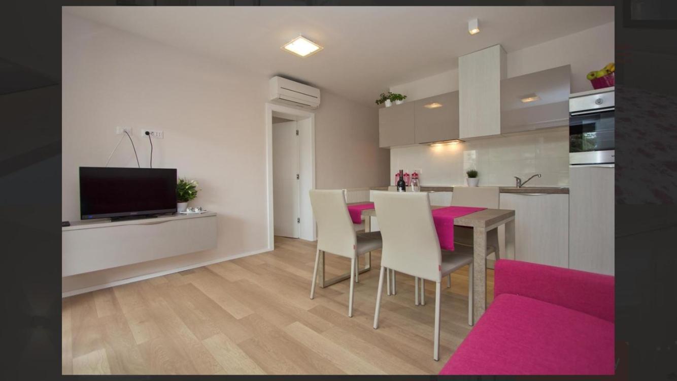Adria Apartments Poreč Buitenkant foto